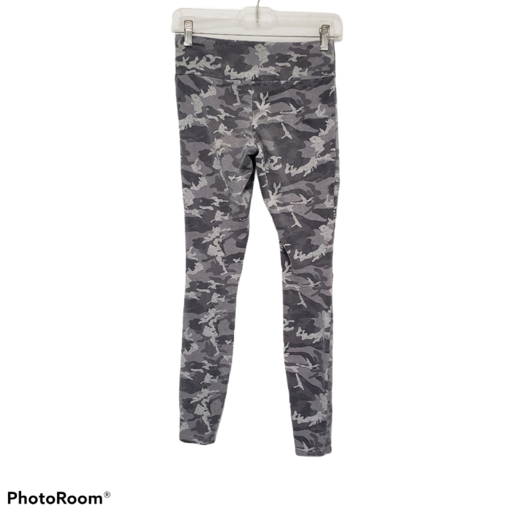 Cotton On Gray & White Camo Leggings
